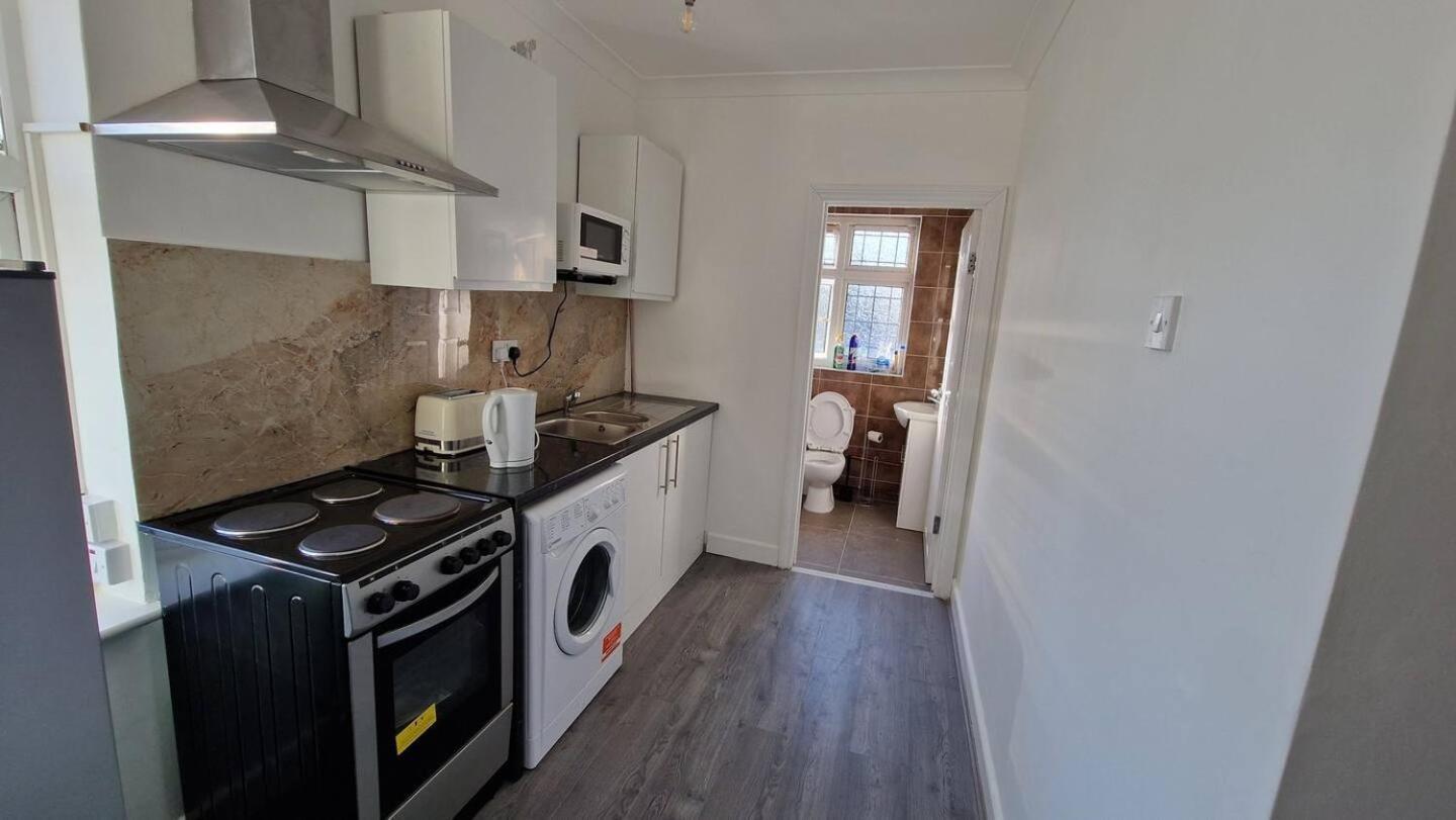 Starlet Property Wanstead Экстерьер фото
